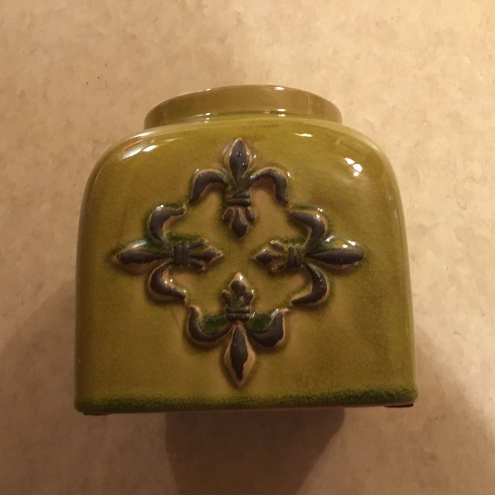 Green avocado square vase